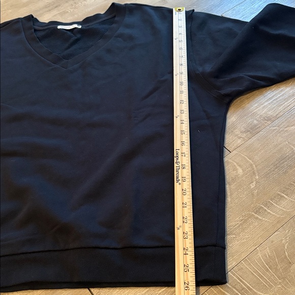 Jackson Rowe Black V Neck Sweater Oversized Women’s Medium - Picture 6 of 8